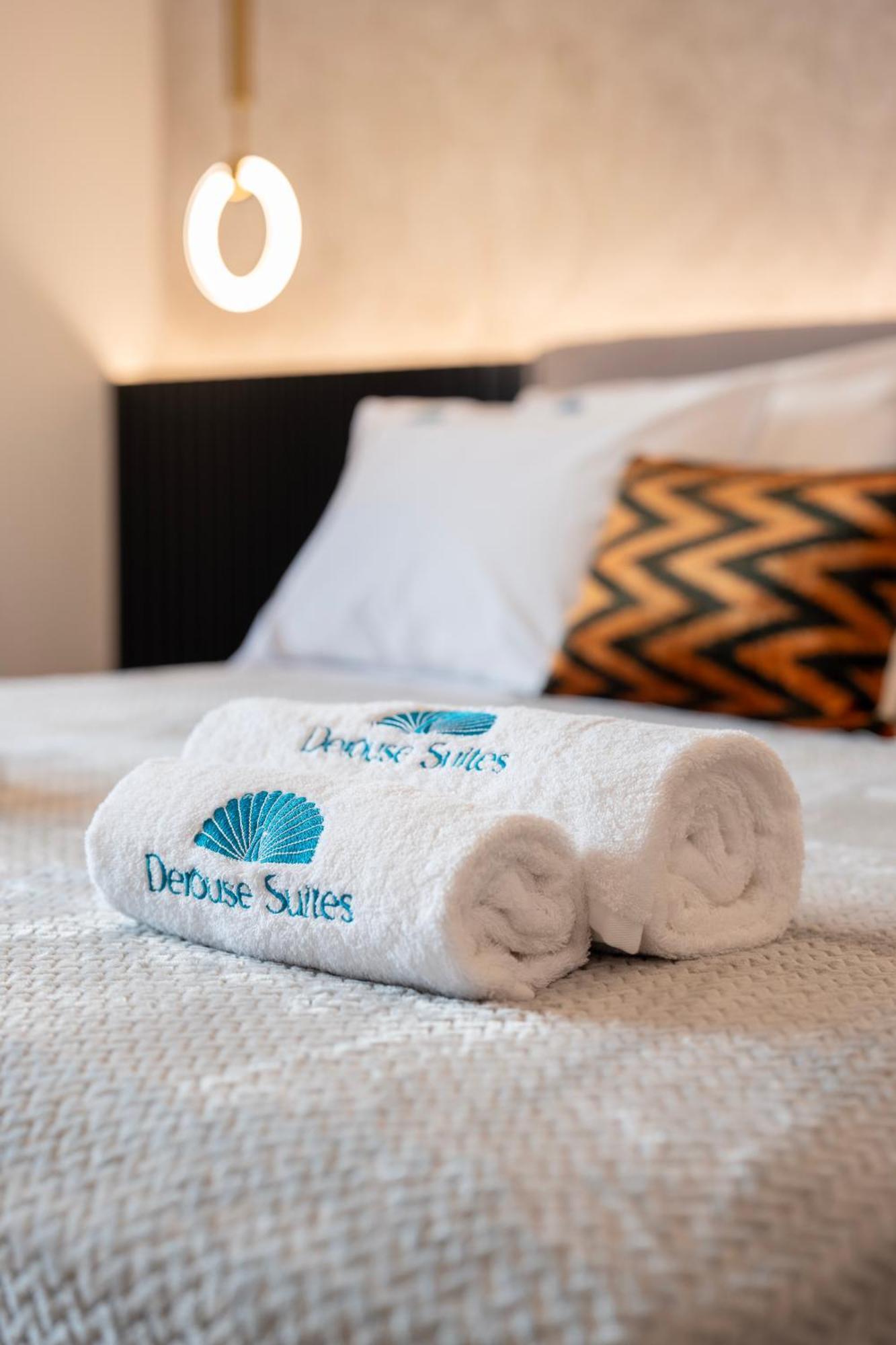 Derouse Eva Suite Jacuzzi & Sauna Athena Bagian luar foto